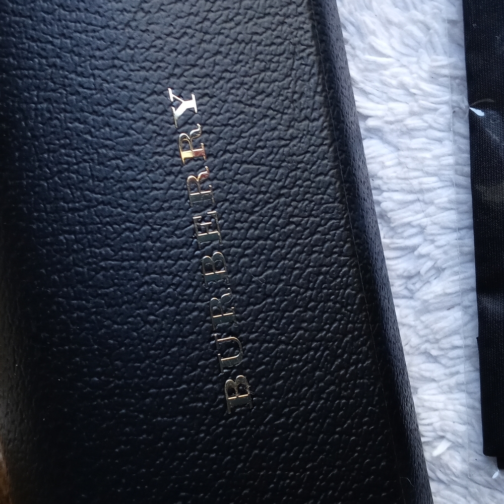 Burberry Sunglass Case with cloth large